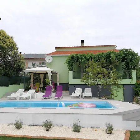 Family-friendly With Swimming Pool - 24352 * بولا