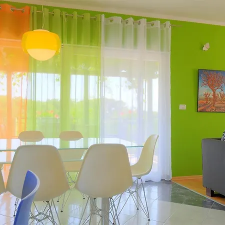 شقة Family-friendly With Swimming Pool - 24352