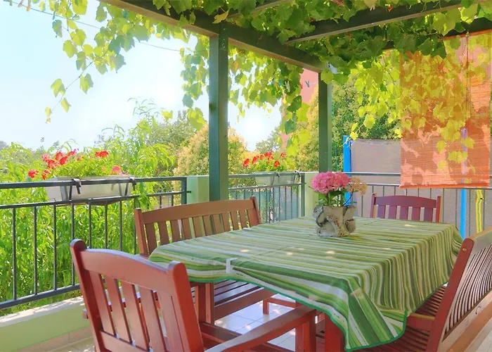 Family-friendly With Swimming Pool - 24352 Pula
