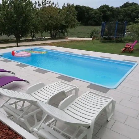 Family-friendly With Swimming Pool - 24352 Póla