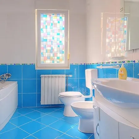 Family-friendly With Swimming Pool - 24352 * Póla