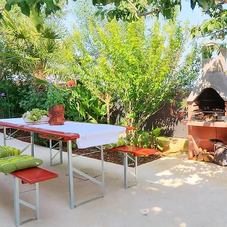 Daire Family-friendly With Swimming Pool - 24352 Pula