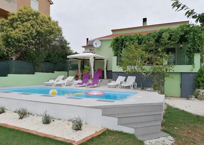 Apartment Family-friendly With Swimming Pool - 24352