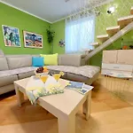 Family-friendly With Swimming Pool - 24352 Pula